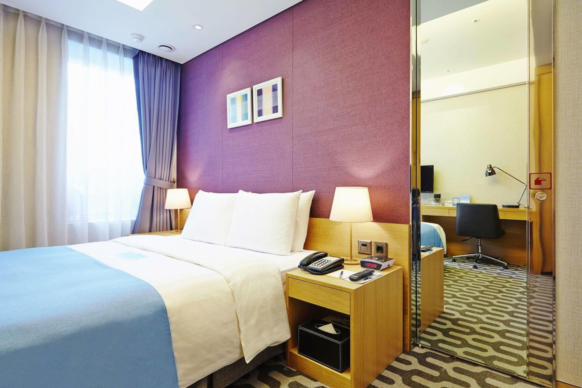 Days Hotel By Wyndham Seoul Myeongdong Esterno foto