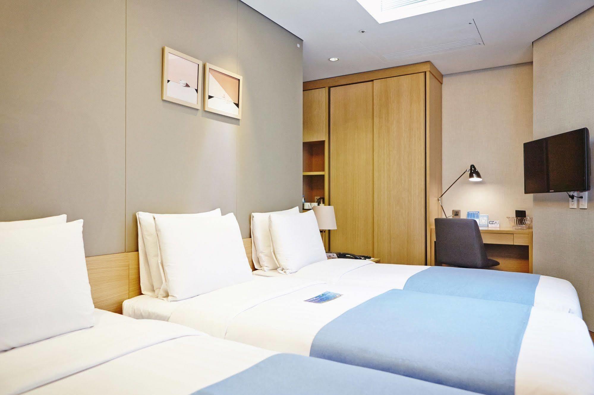 Days Hotel By Wyndham Seoul Myeongdong Esterno foto