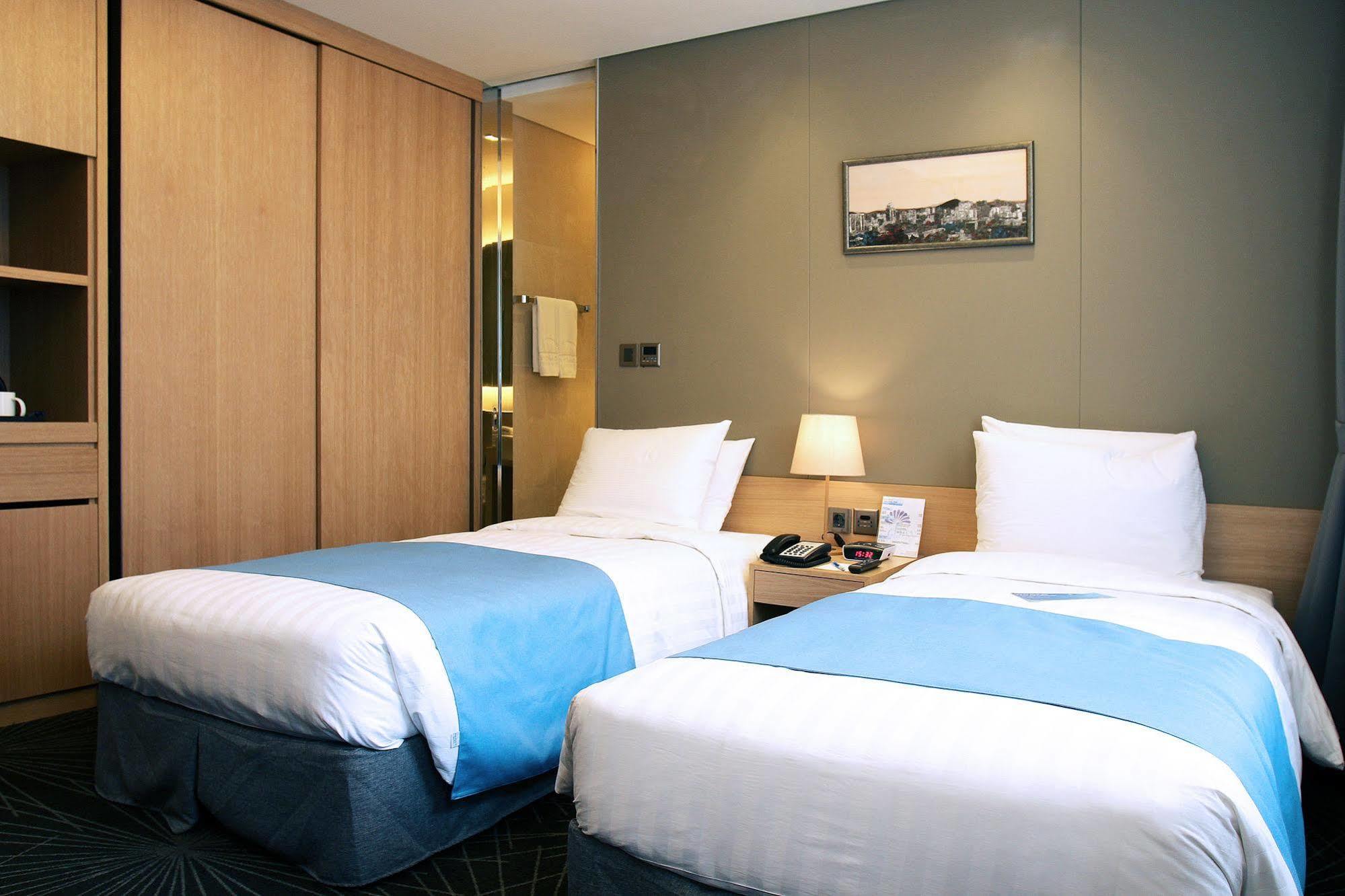 Days Hotel By Wyndham Seoul Myeongdong Esterno foto