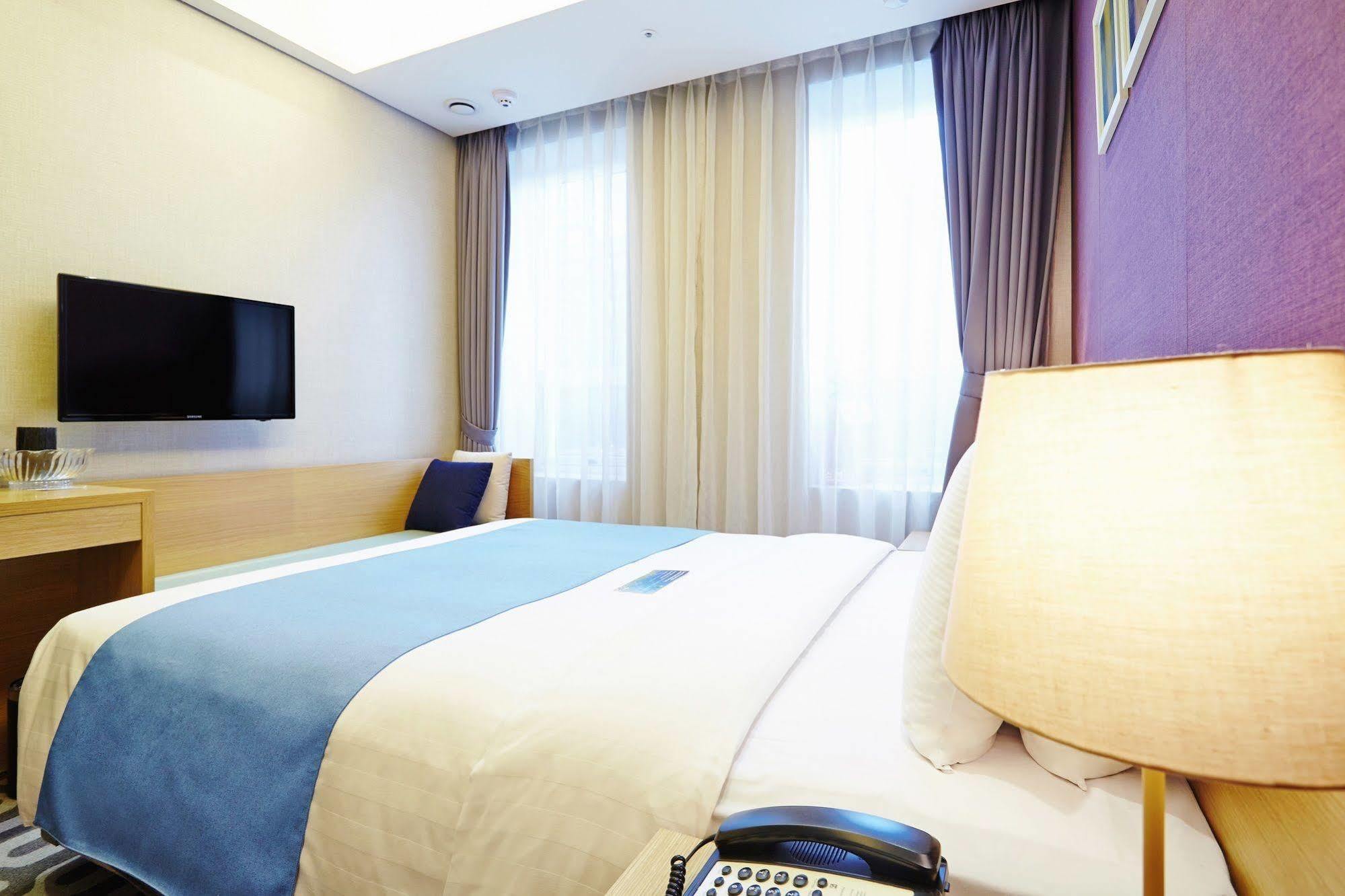 Days Hotel By Wyndham Seoul Myeongdong Esterno foto