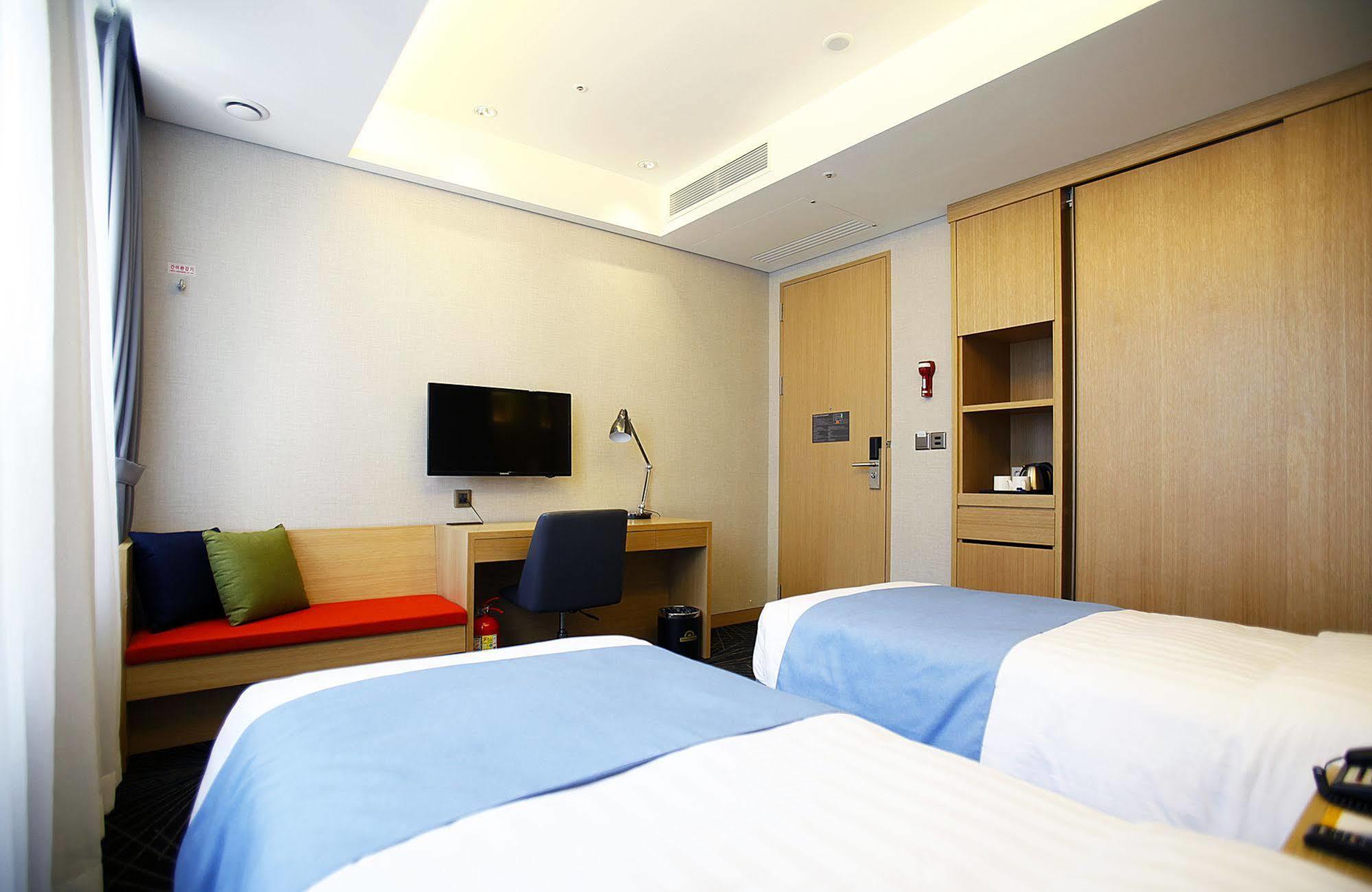 Days Hotel By Wyndham Seoul Myeongdong Esterno foto